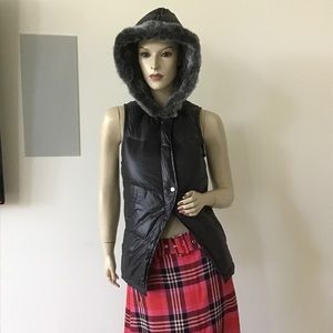 Elizabeth and James Black 100% Down Puffer Vest Removable Rabbit Fur Hood XS 0 2